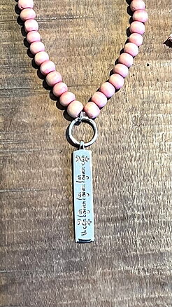 Shanti necklace / light pink