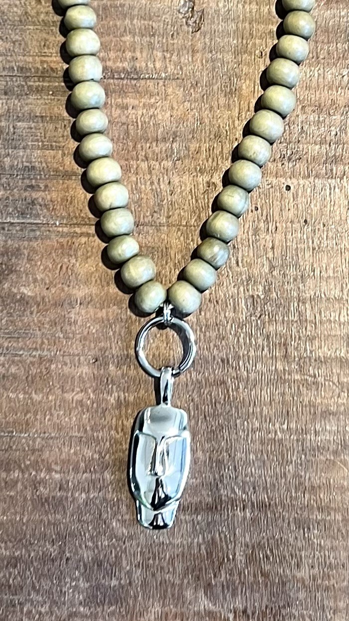  Necklace Face / light green - 2