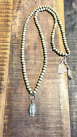  Necklace Face / light green