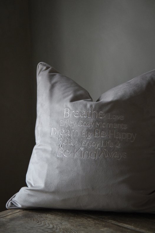 Prydnadskudde - Enjoy life and be kind always - Majas Cottage - 3