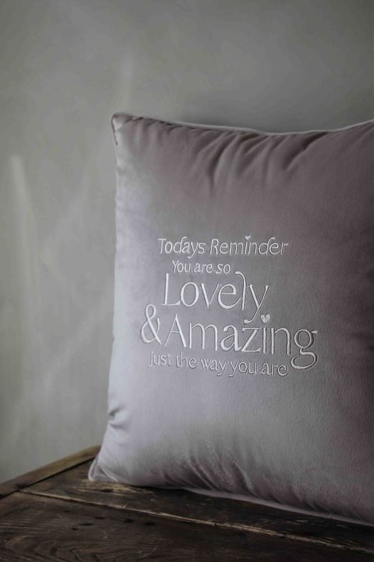 Prydnadskudde - You are so lovely & amazing - Majas Cottage - 4