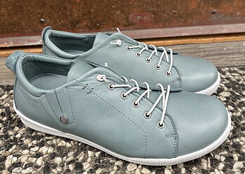 Sneakers från  Charlotte of Sweden, petrol