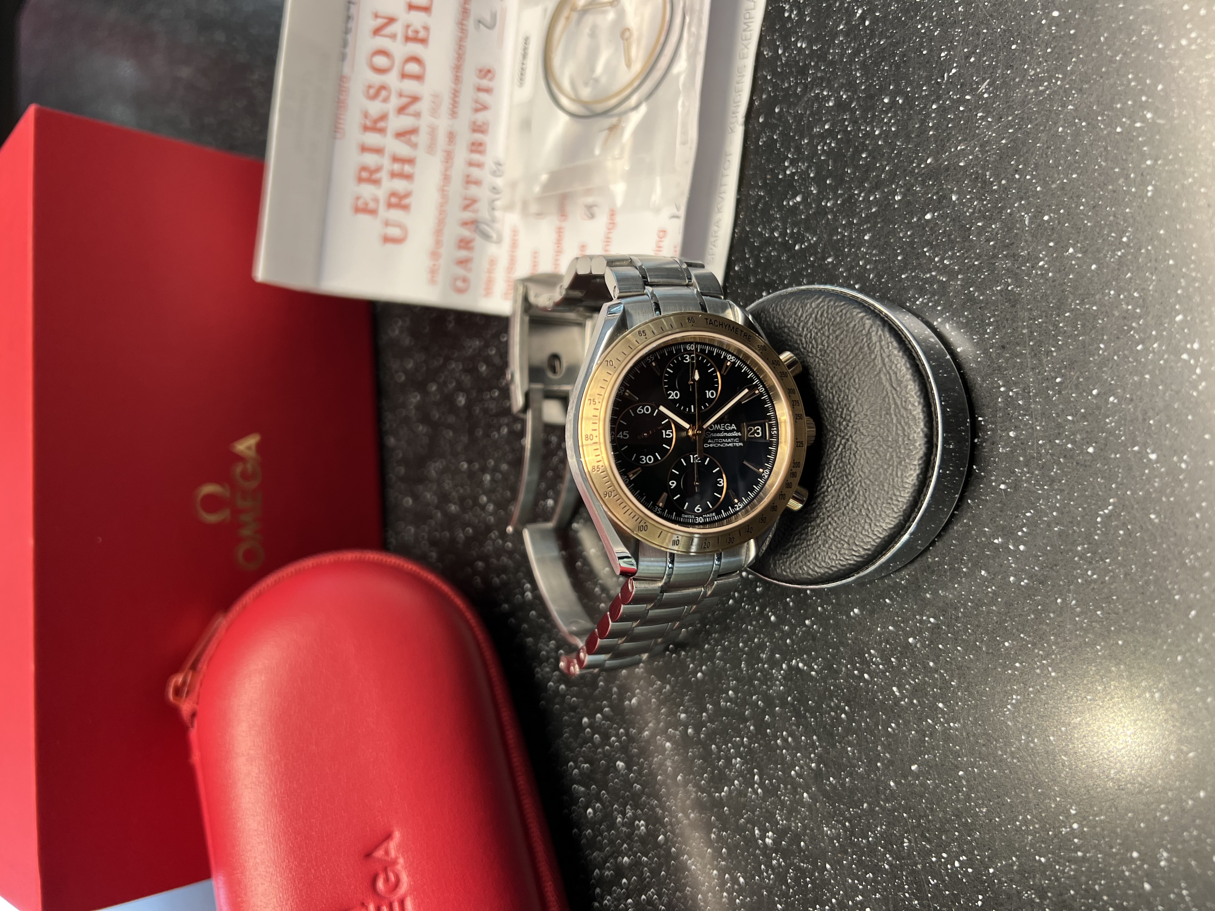 SÅLD 9 januari 2023 för 29.900:- Omega Speedmaster Day-Date Chronograph 40 mm  - 2