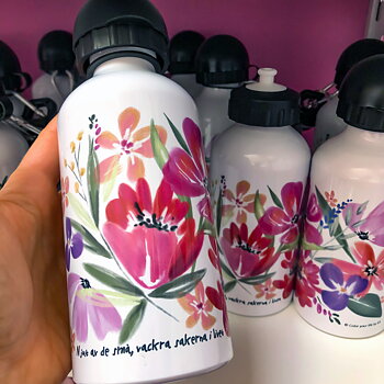 *SLUTSÅLD* Vattenflaska i Aluminium, "Njut av de små.."