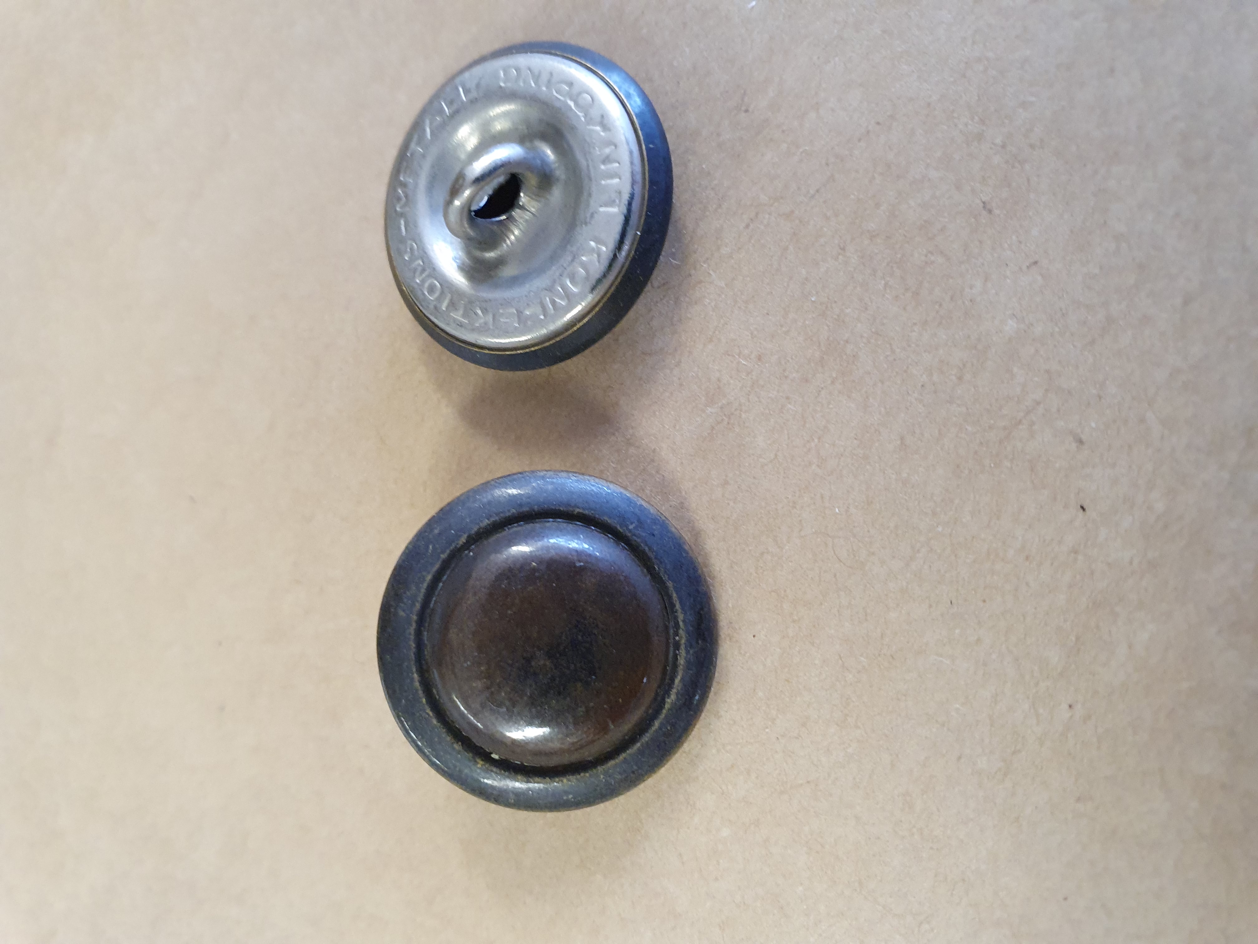 231-80-30 19 mm metallknapp i oxid
