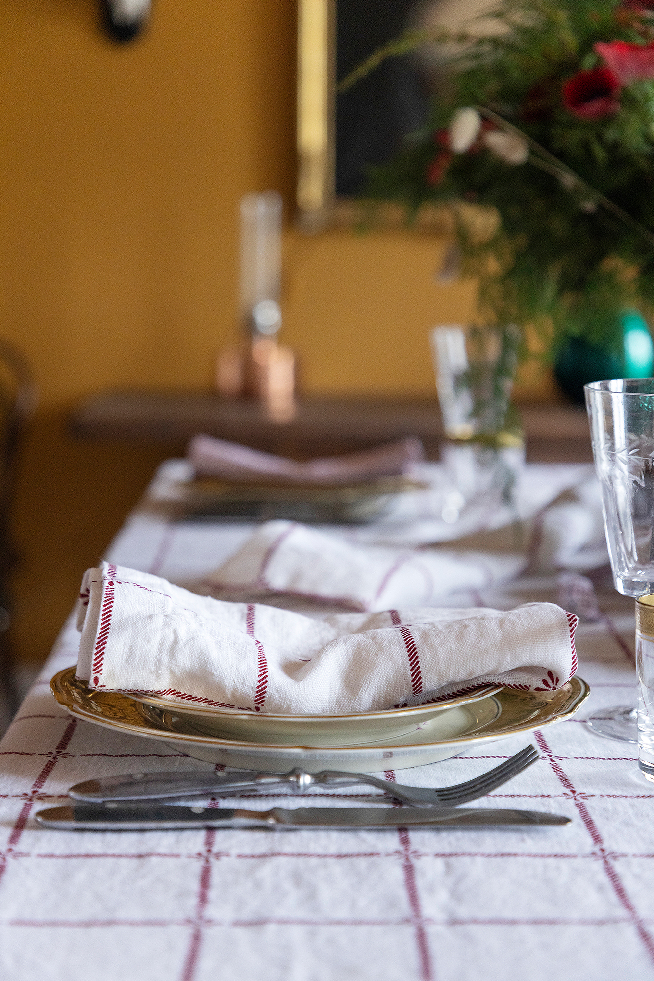 Linen Table Cloth Classic White/Red - 6