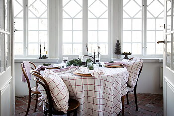 Linen Table Cloth Classic White/Red