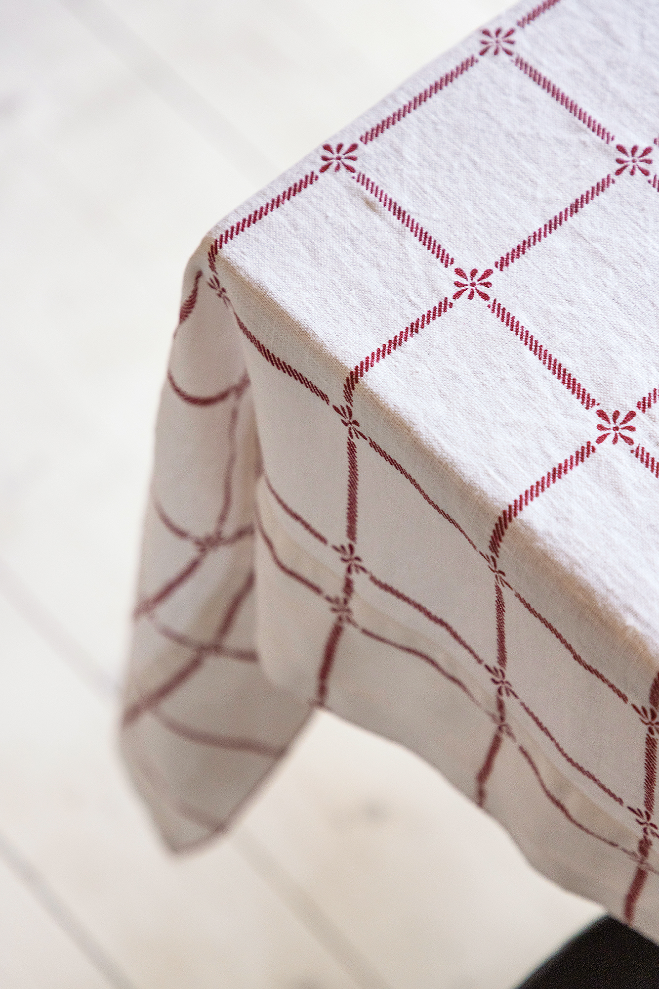 Linen Table Cloth Classic White/Red - 7