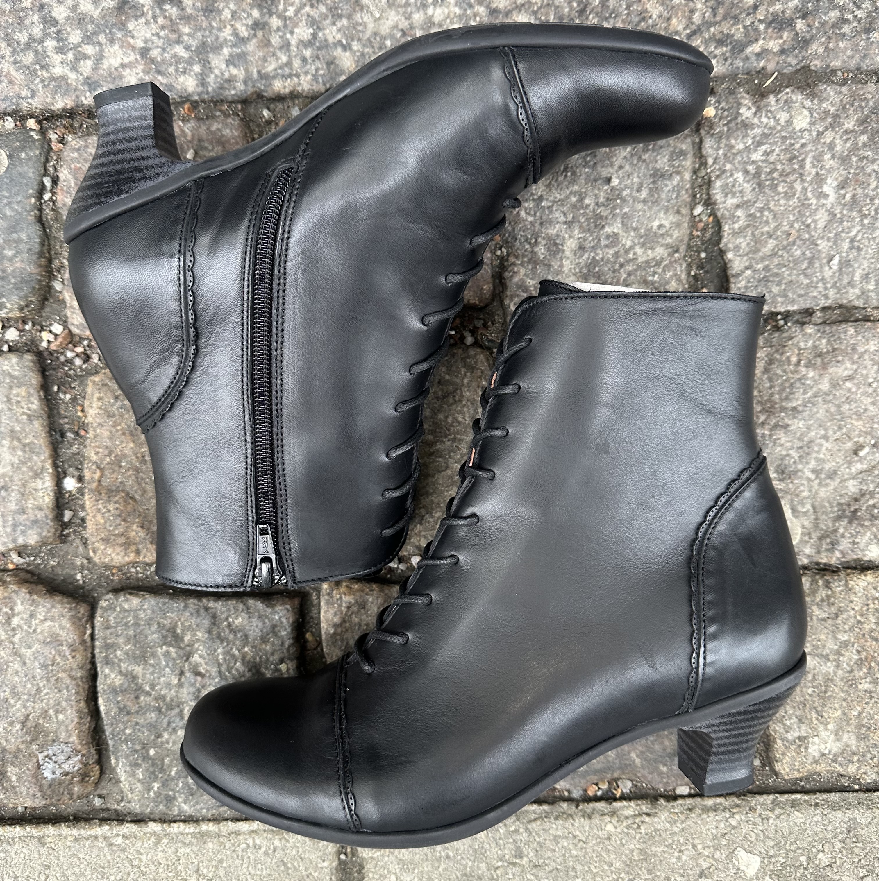 Klassiska  mormorskängor modell Mistic, svart - 2
