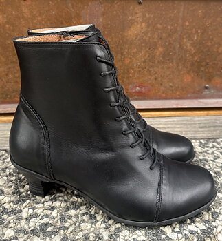 Klassiska  mormorskängor modell Mistic, svart