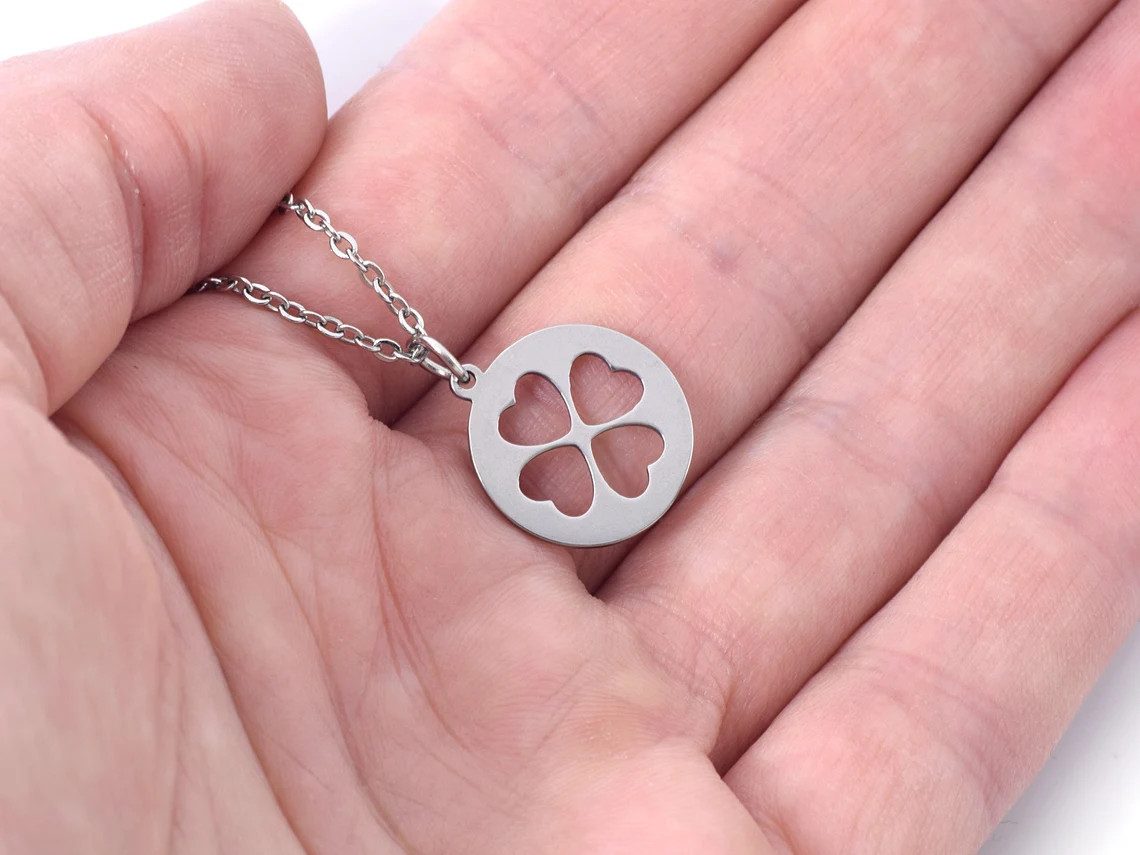 Utskuren Fyrklöver Halsband i Rostfritt Stål, Lyckoamulett Hänge, Tur och Lycka Smycke - 3