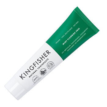 En vit och grön tandkrämstub som det står kingfisher på