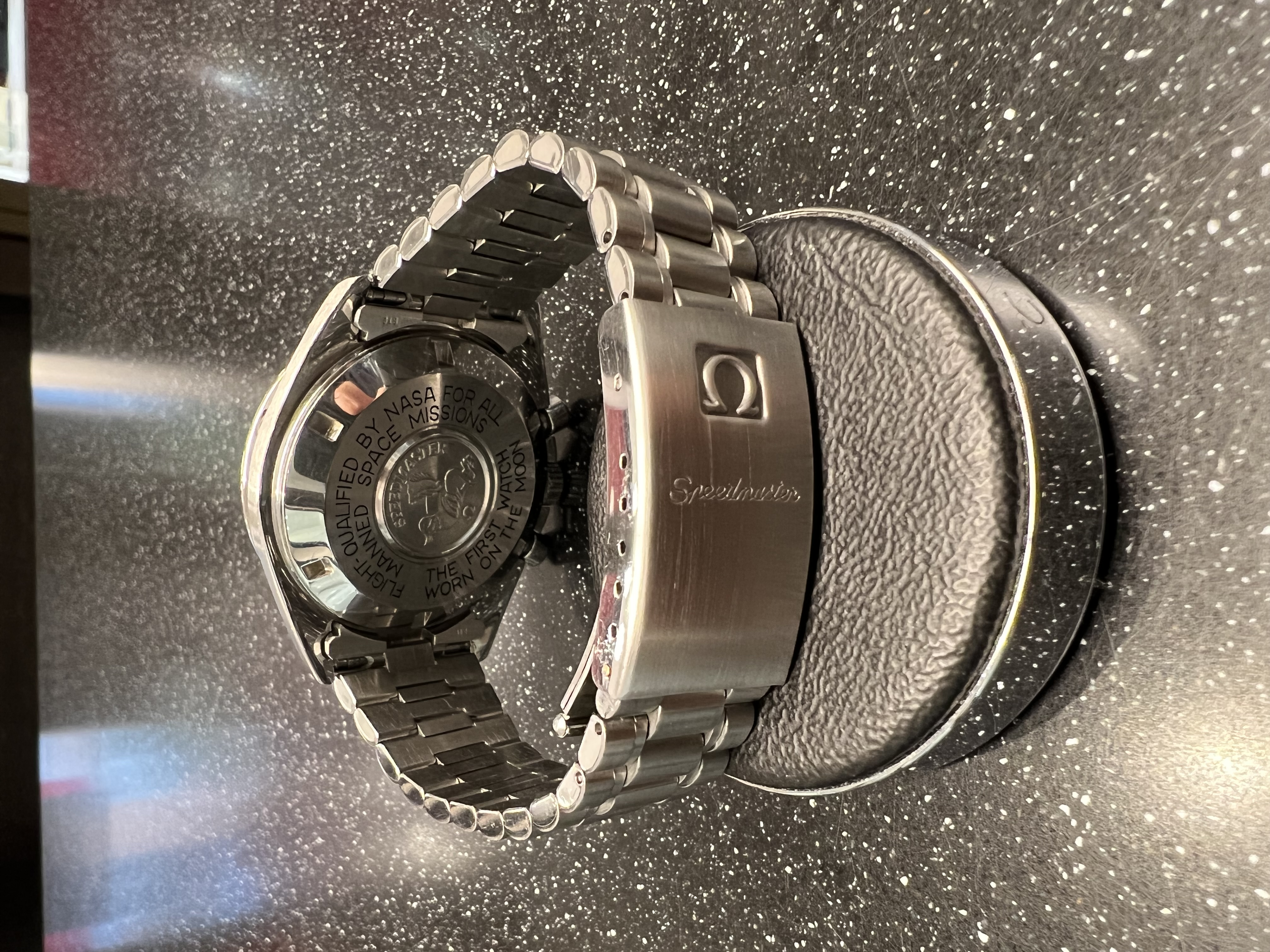 SÅLD 13 juli 2022 för 55.000:- Omega Speedmaster Moonwatch Chronograph 42 mm  - 2