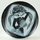 シルヴィア・レウショヴィウス  女性がモチーフの陶板   Wall Plaque  (15cm)  1950年代 (2)