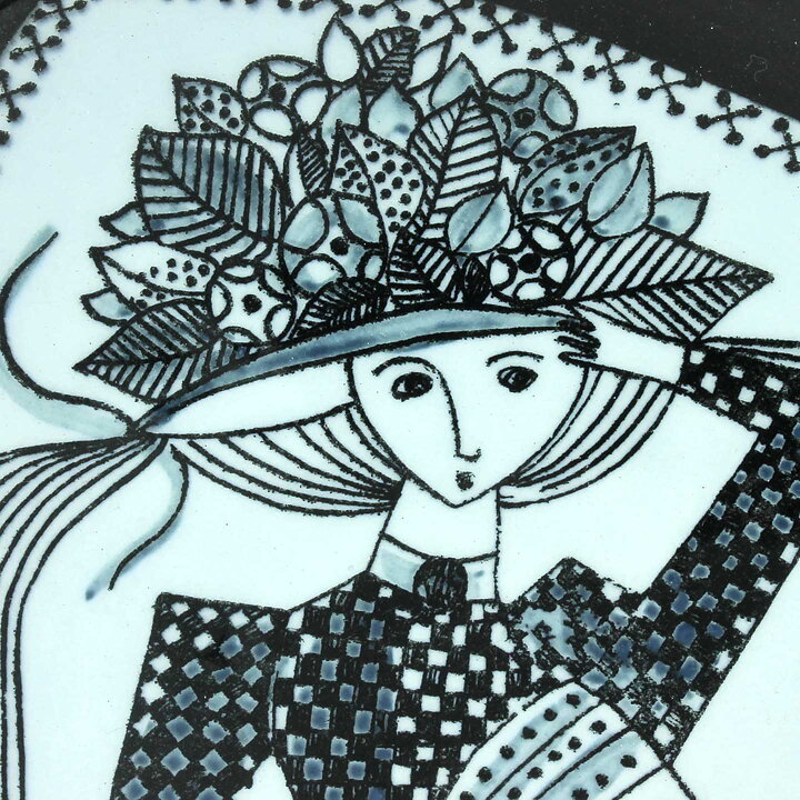 シルヴィア・レウショヴィウス  女性がモチーフの陶板   Wall Plaque  (15cm)  1950年代 (2)