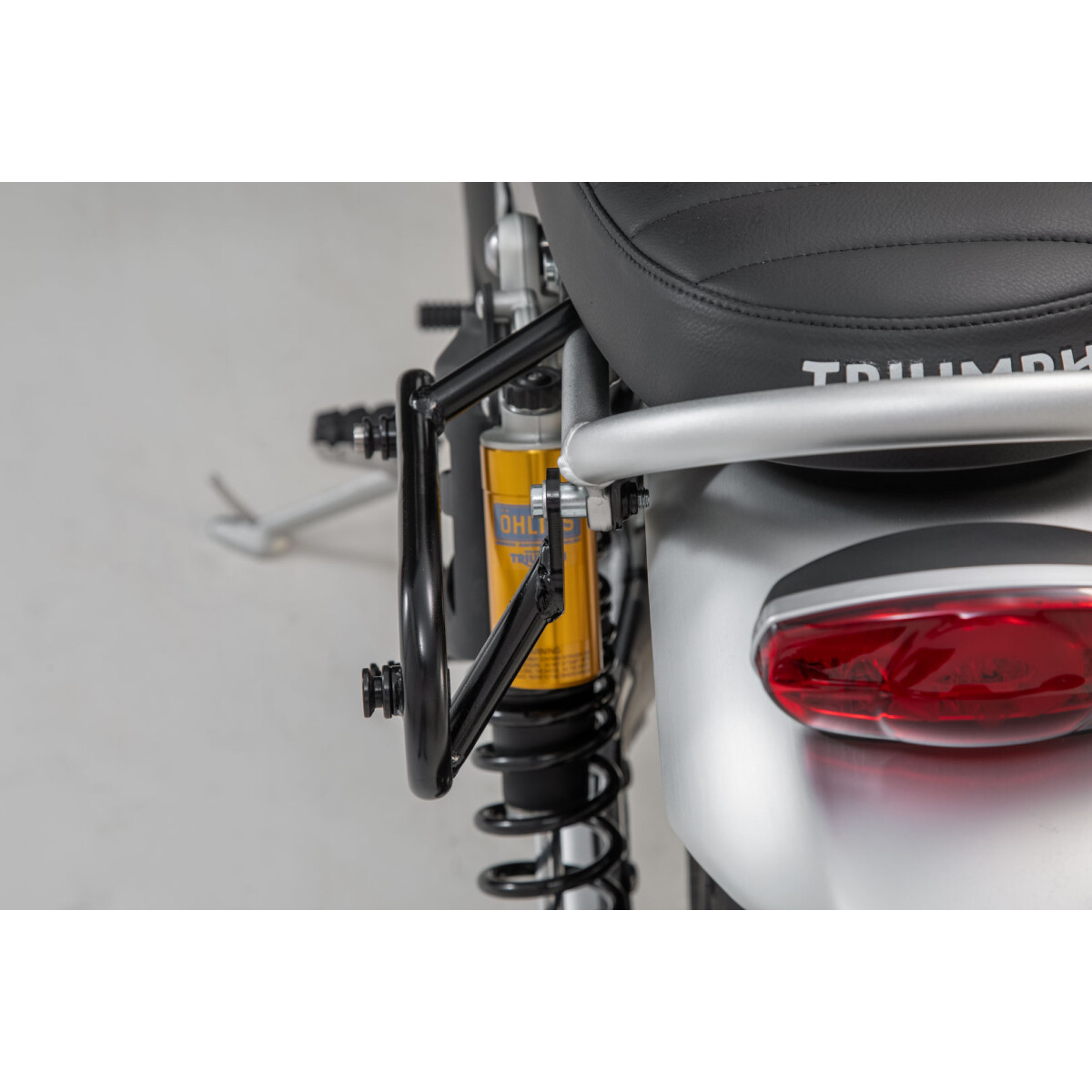 Väskhållare vänster till Triumph Scrambler 1200 - 2
