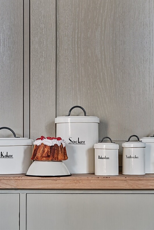 Tin with lid for sugar - 25x16 cm
