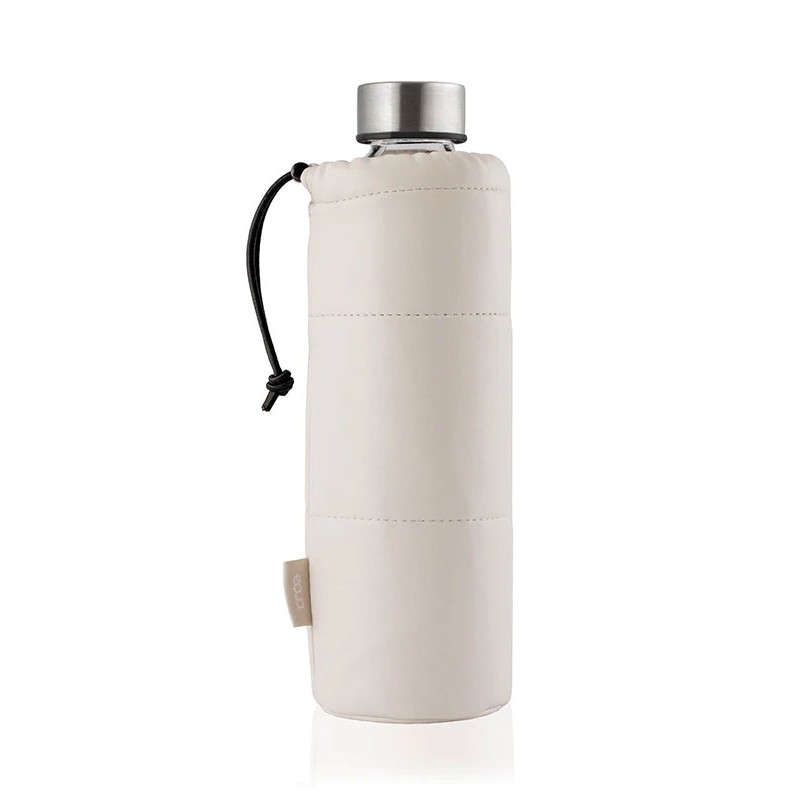 Vattenflaska av glas med beige överdrag av tyg