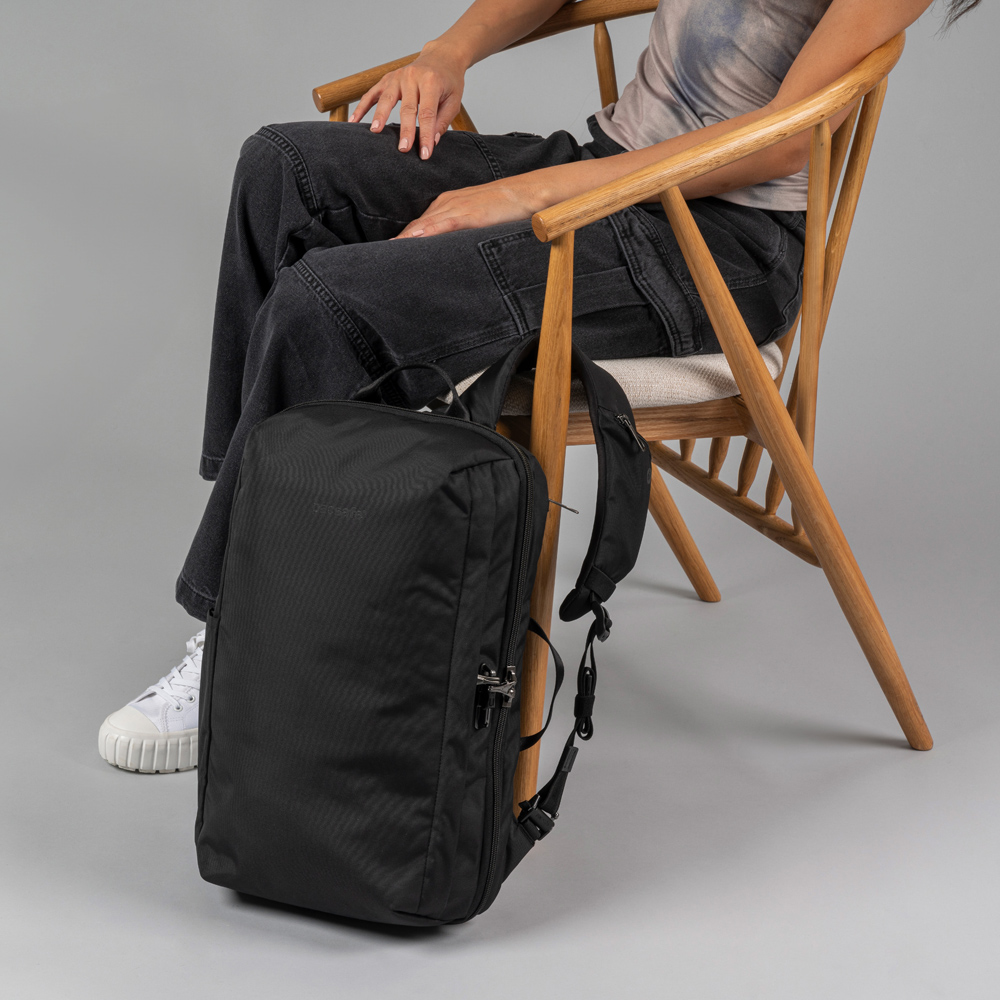 Stöldsäker ryggsäck - PACSAFE Metrosafe V Anti-Theft 16-Inch Commuter Backpack - 12
