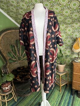 kimono burgundy feather 
