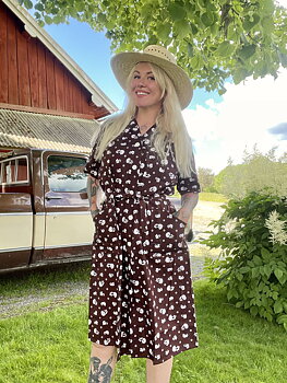 Skjortklänning brunblommig 