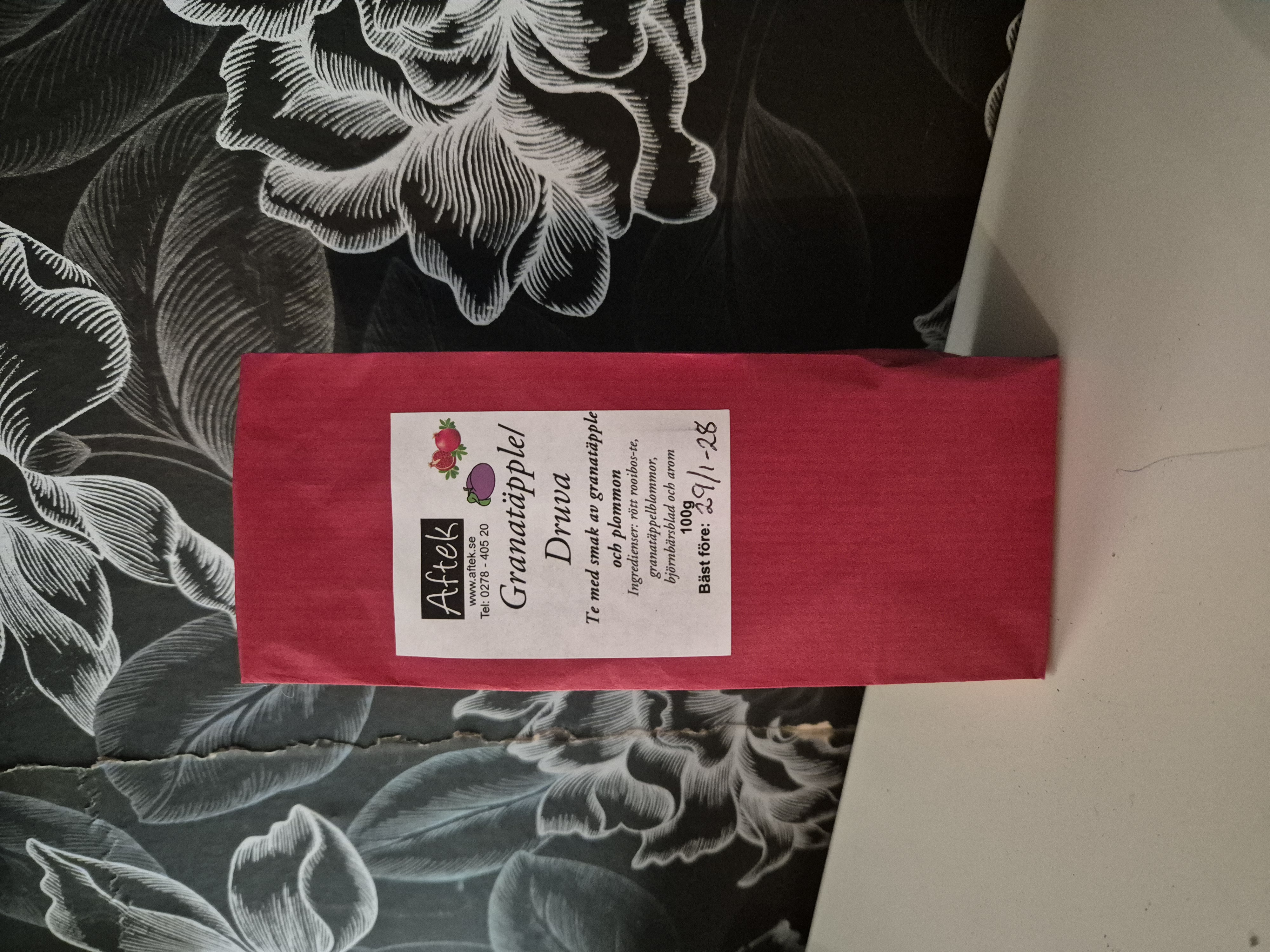 Förpackat  Rooibos-te, Granatäpple/druva, 100g