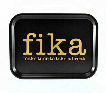 Make time FIKA bricka, svart med guld text 