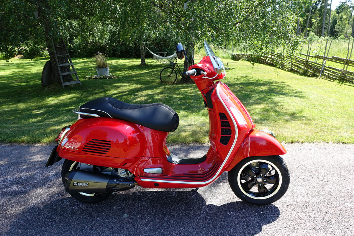 Vespa GTS 300 Super Corse - 2021 (såld)