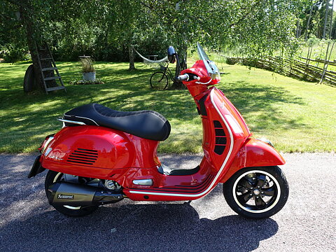 Vespa GTS 300 Super Corse - 2021 (såld)