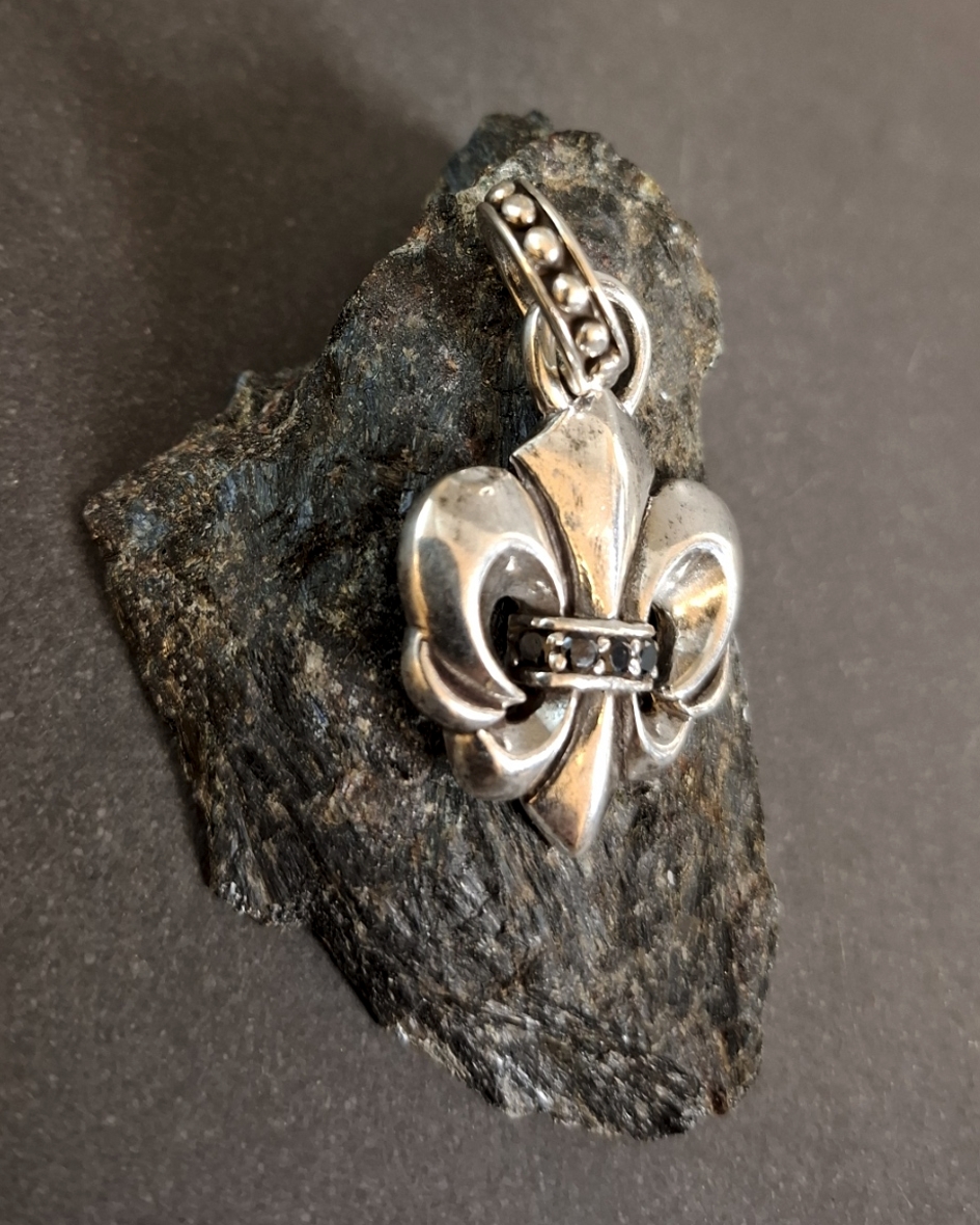 Fleur-de-lis silver hängen med Markasit  - 2