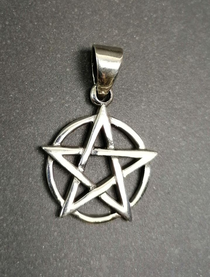 Pointed Pentagram Hänge i Silver - 20mm
