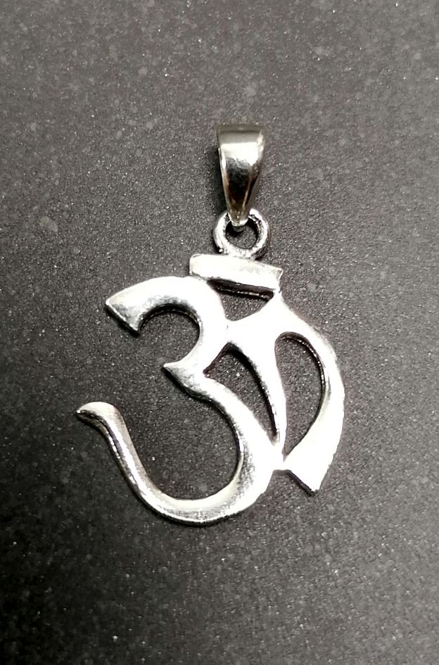 Aum  Hänge i  Silver - 23mm