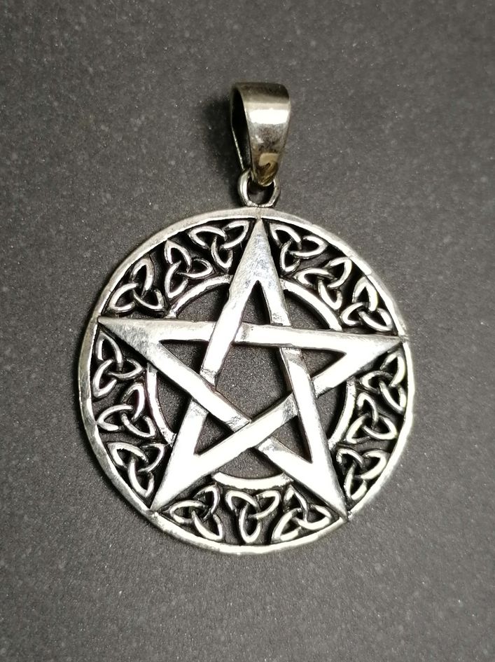 Silverhänge Pentagram Triquetra
