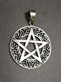 Silverhänge Pentagram Triquetra