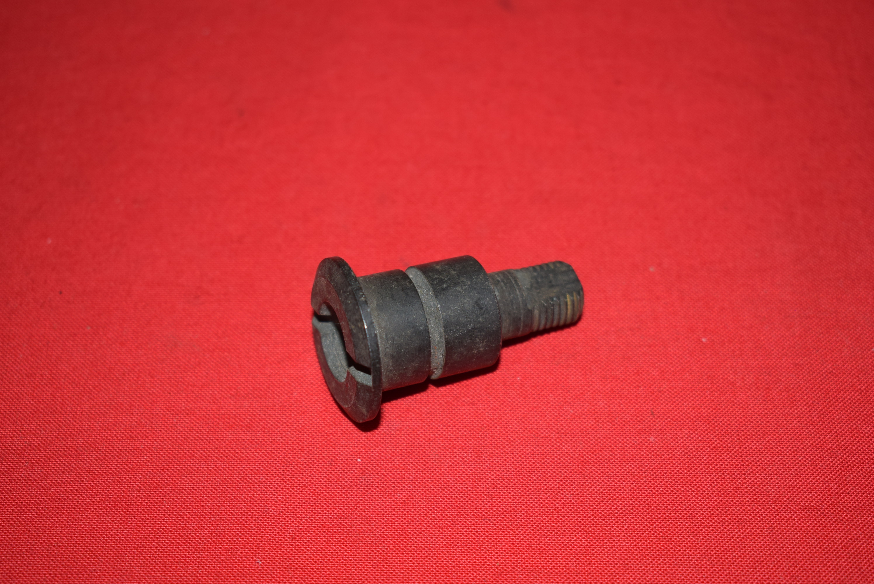 Bottenlänks Stud Höger Fram Harley 45" 1930-52, Single 1930-34 NOS
