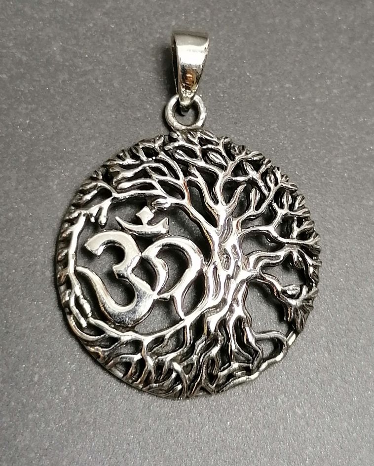 Aum Träd Hänge i Silver 