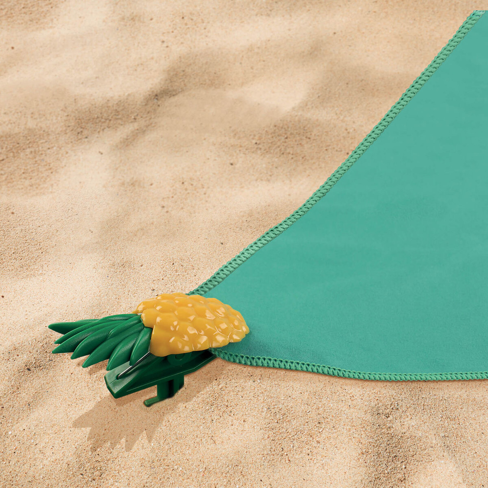 Beach towel store stakes