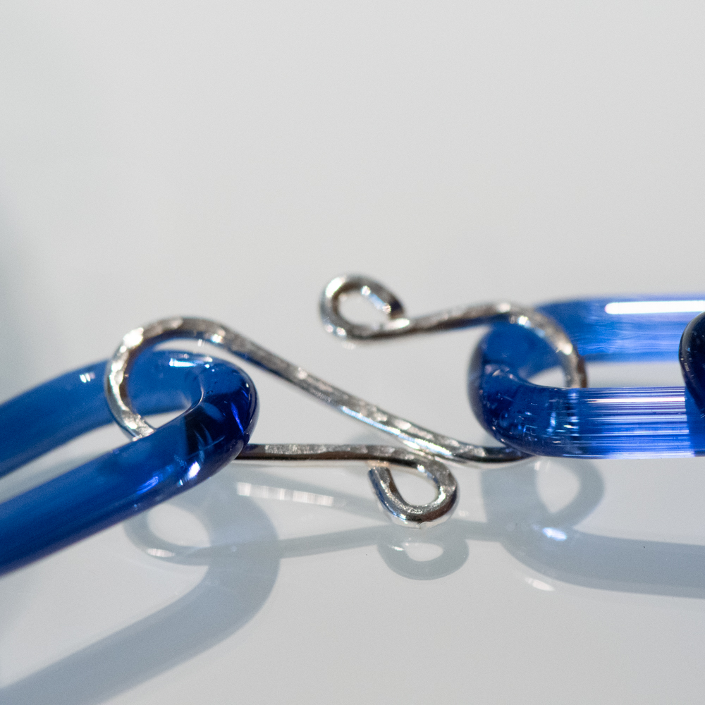 HALSBAND MED KOBOLTBLÅ LÄNKAR I GLAS - 4