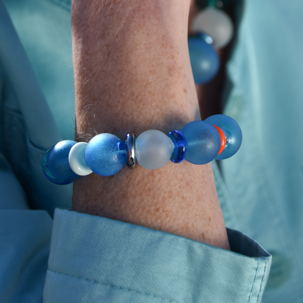 ARMBAND MED HANDBLÅSTA GLASBUBBLOR