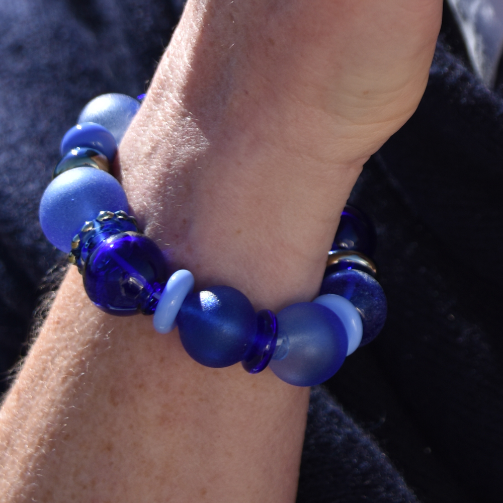 ARMBAND MED HANDBLÅSTA GLASBUBBLOR - 3