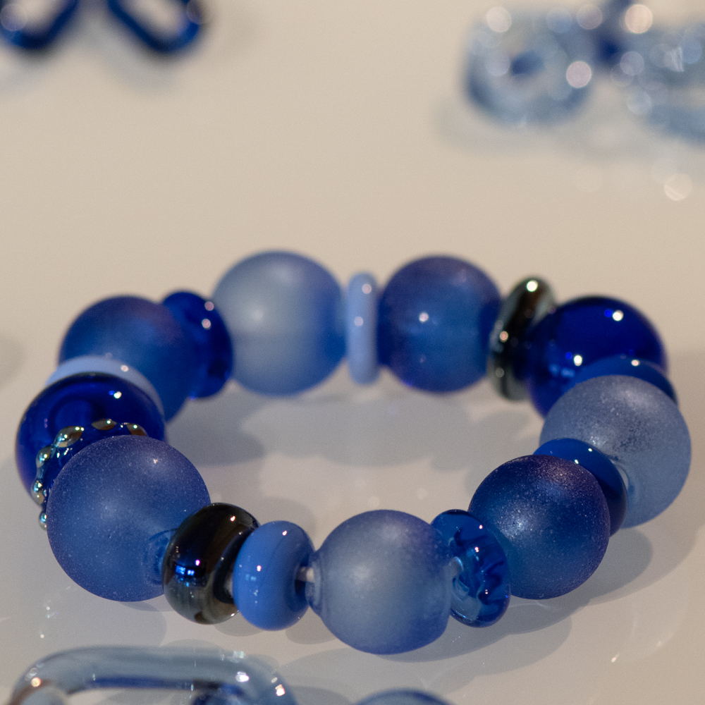 ARMBAND MED HANDBLÅSTA GLASBUBBLOR - 4