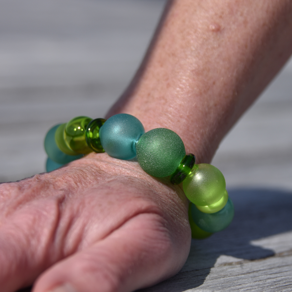 ARMBAND MED HANDBLÅSTA GLASBUBBLOR - 5