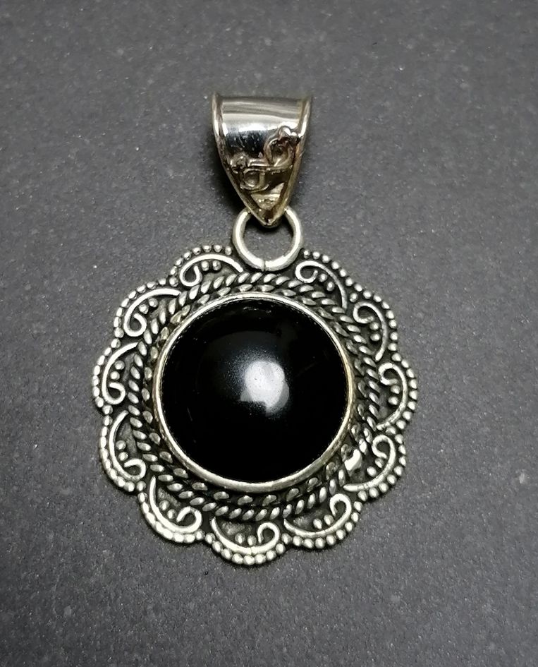 Svart Onyx Sterling silver filigran cabochon hänge   -  Blomma