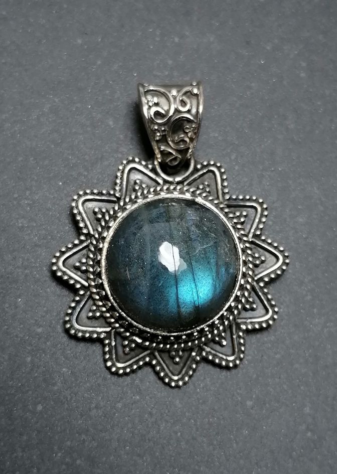 Labradorit Sterling silver filigran cabochon hänge   - Dekorativ  Sol