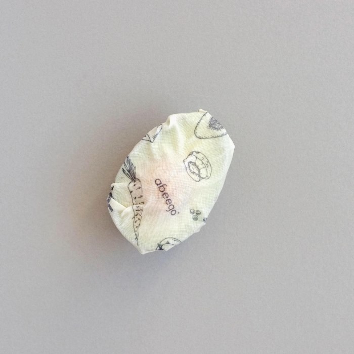 Plastfri madfolie lavet af bivoks