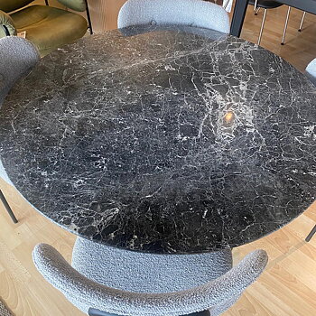 GUBI 2.0 Dining Table - Design bargian/Disply Item* - Ø110 cm Marble