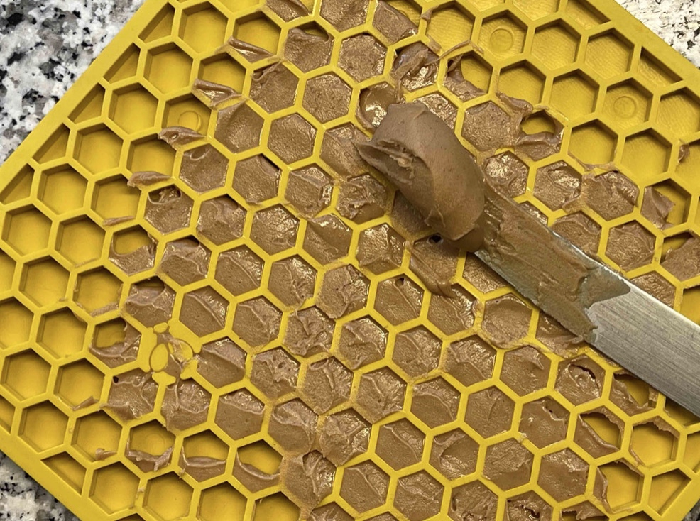 Sodapup Honeycomb Design Licking Mat - Yellow