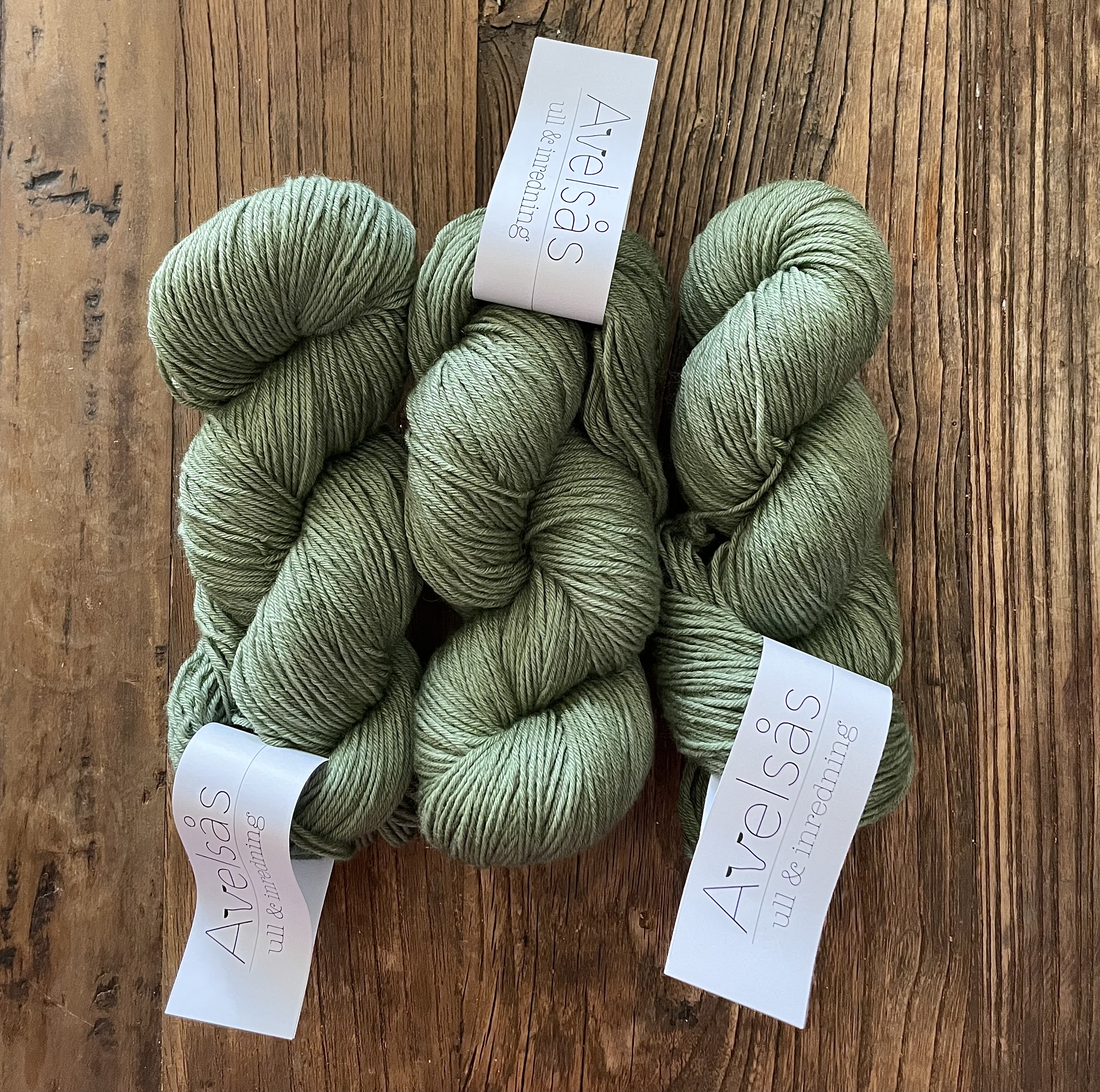 Merino yarn Misty green
