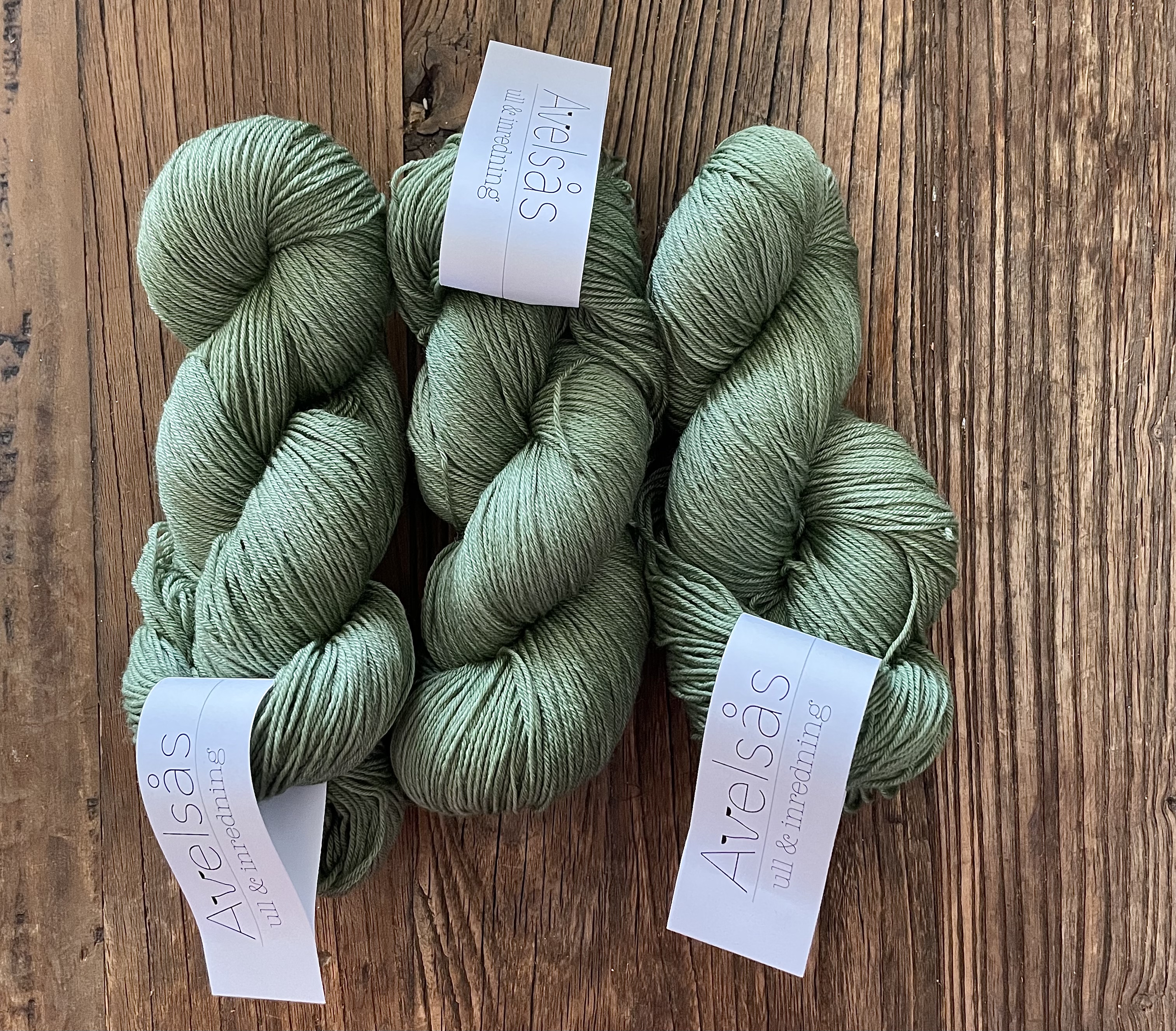 Merino yarn Misty green