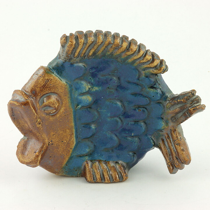 Willi Fischer (1960s) Blue Fish with Joyous Expression 14/12 cm